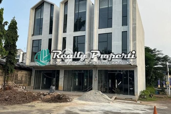 KAWASAN BISNIS! Ruko Kawasan Kranji, Luas 180m², Jalan Utama KAWASAN BISNIS! Ruko Kawasan Kranji, Luas 180m², Jalan Utama