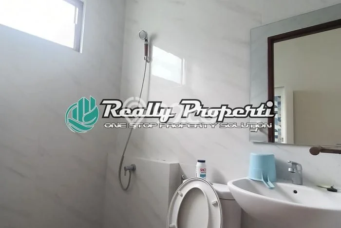 Rumah Nyaman 3 KT LB 65m2 Kondisi Bagus di Jatiwarna Rumah Nyaman 3 KT LB 65m2 Kondisi Bagus di Jatiwarna