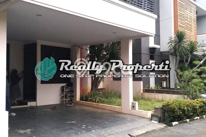 Disewakan! Rumah 3 Kamar Tidur &
3 Kamar Mandi di Jatibening, Bekasi Disewakan! Rumah 3 Kamar Tidur &
3 Kamar Mandi di Jatibening, Bekasi