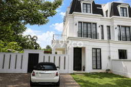 Jual Rumah Mewah Elegan Dengan View Cantik di Kemang, Jakarta Selatan Jual Rumah Mewah Elegan Dengan View Cantik di Kemang, Jakarta Selatan