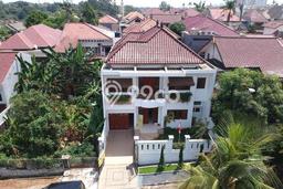 Rumah Mewah Dijual LT 240m2 di Cinere, Depok Rumah Mewah Dijual LT 240m2 di Cinere, Depok