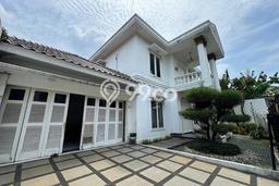 Ready to Use! Premium House LT 489m2 Desain Elegan di Pangkalan Jati Ready to Use! Premium House LT 489m2 Desain Elegan di Pangkalan Jati