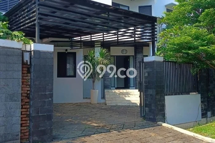 Lokasi terbaik! Rumah siap pakai dikontrakkan di Cinere LB 300m2 Lokasi terbaik! Rumah siap pakai dikontrakkan di Cinere LB 300m2