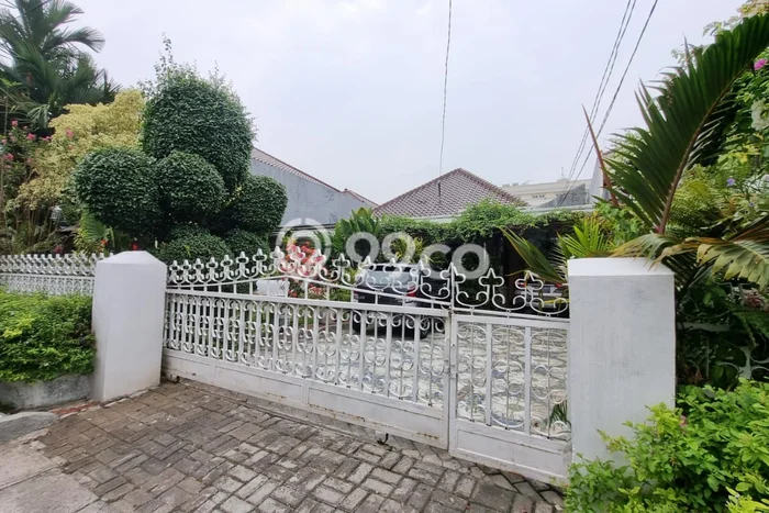 Siap Huni Hunian Elit 5 Kamar di Menteng Dekat ke Mana Saja Siap Huni Hunian Elit 5 Kamar di Menteng Dekat ke Mana Saja