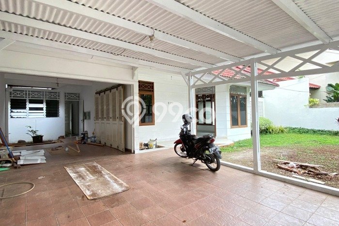 Dijual Rumah Premium dengan Fasilitas Sekitar Komplit di Cinere, Depok Dijual Rumah Premium dengan Fasilitas Sekitar Komplit di Cinere, Depok