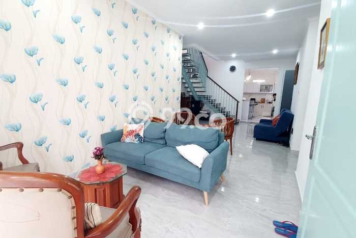 Dijual Cepat Rumah Bagus Siap Huni LB 220m2 di Cinere, Depok Dijual Cepat Rumah Bagus Siap Huni LB 220m2 di Cinere, Depok