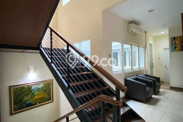 Ruko Dijual di Cinere LT 181m2, LB 400m2 untuk Investasi Ruko Dijual di Cinere LT 181m2, LB 400m2 untuk Investasi