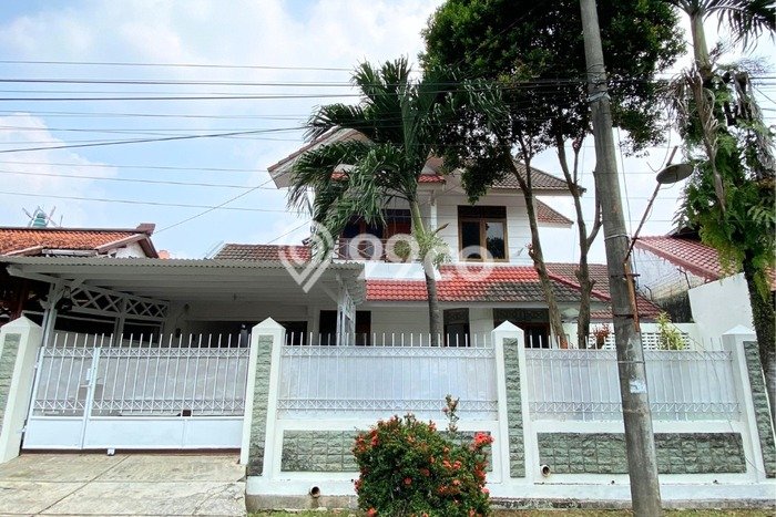 Dijual Rumah Premium dengan Fasilitas Sekitar Komplit di Cinere, Depok Dijual Rumah Premium dengan Fasilitas Sekitar Komplit di Cinere, Depok