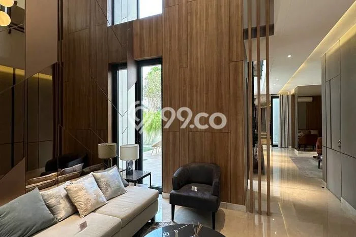 Rumah Eksklusif Siap Huni LT 558m2 di BSD, Tangerang Selatan Rumah Eksklusif Siap Huni LT 558m2 di BSD, Tangerang Selatan
