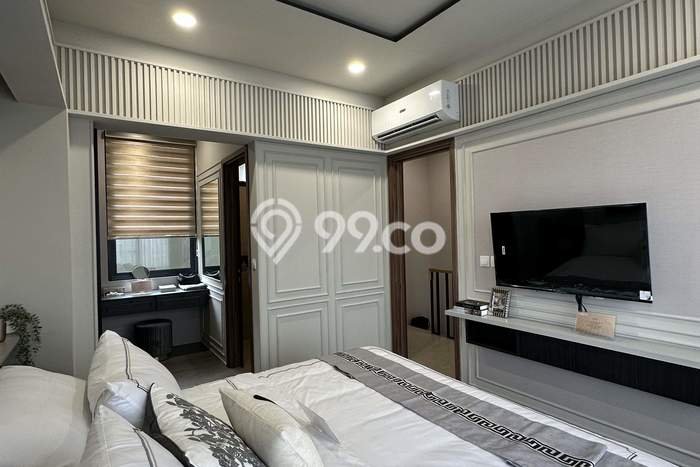 For Sale Rumah 2 Kamar Lokasi Ideal Bagus dan Strategis di BSD For Sale Rumah 2 Kamar Lokasi Ideal Bagus dan Strategis di BSD