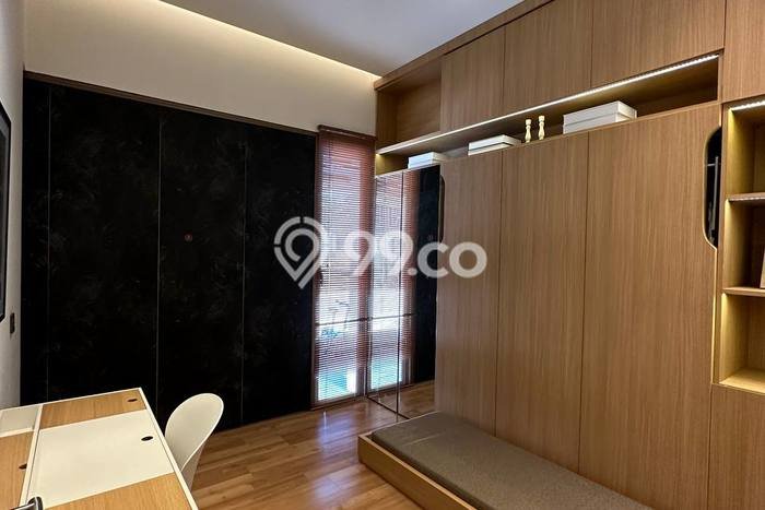 Rumah Elit Modern Tanpa Renovasi di Green Lake City Jakarta Barat Rumah Elit Modern Tanpa Renovasi di Green Lake City Jakarta Barat