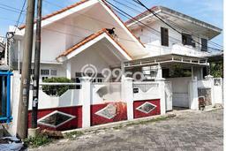 Rumah Modern 4 Kamar LT 200m2 di Mojoarum Rumah Modern 4 Kamar LT 200m2 di Mojoarum