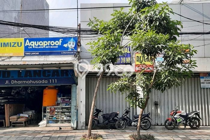Unit Ruko Dijual di Surabaya LT 261m2 & LB 250m2 Unit Ruko Dijual di Surabaya LT 261m2 & LB 250m2