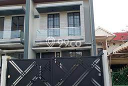 Dijual Rumah Luas Elegan Dengan View Cantik di Surabaya Kota, Surabaya Dijual Rumah Luas Elegan Dengan View Cantik di Surabaya Kota, Surabaya