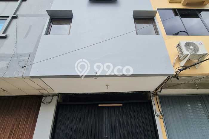 Ruko Dijual di Jakarta Barat LT 92m2 & LB 368m2 Lokasi Terbaik! Ruko Dijual di Jakarta Barat LT 92m2 & LB 368m2 Lokasi Terbaik!