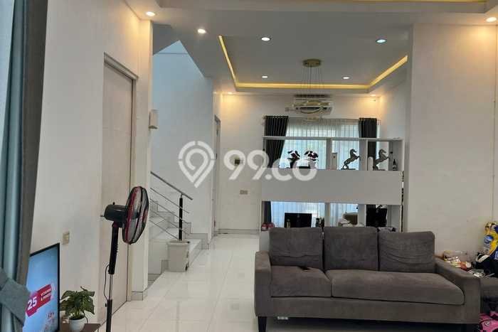 Properti Idaman 4 Kamar Tidur Dekat Pusat Kota di Semampir, Surabaya Properti Idaman 4 Kamar Tidur Dekat Pusat Kota di Semampir, Surabaya