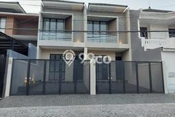 HOT DEAL! Dijual Rumah Premium di , Surabaya, Luas Tanah 100m2m² LB 160m2m² HOT DEAL! Dijual Rumah Premium di , Surabaya, Luas Tanah 100m2m² LB 160m2m²