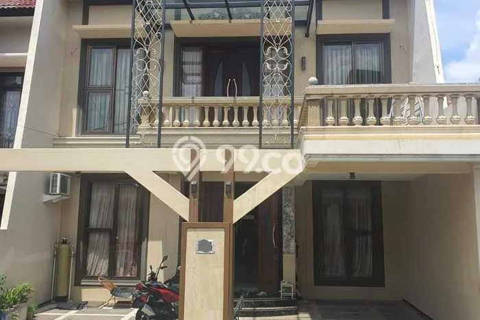 Rumah Strategis Modern Lb 180m2 di Wiyung, Surabaya Rumah Strategis Modern Lb 180m2 di Wiyung, Surabaya