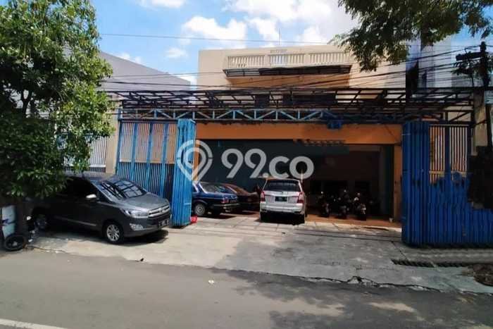 FOR SALE! Ruko di Rungkut Surabaya, LT 250m2, LB 300m2 FOR SALE! Ruko di Rungkut Surabaya, LT 250m2, LB 300m2