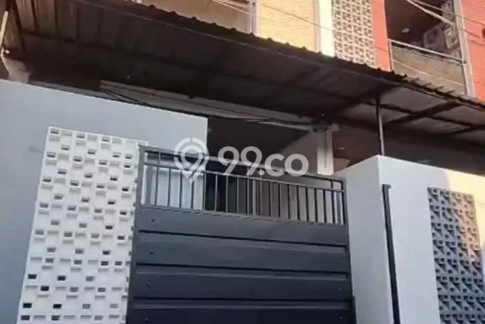 Dijual Kost Strategis di Jambangan, Surabaya 9 KT, 9 KM, Luas Bangunan 144m2 Dijual Kost Strategis di Jambangan, Surabaya 9 KT, 9 KM, Luas Bangunan 144m2