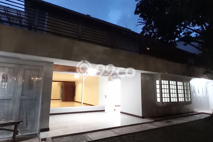 Rumah 6 Kamar Lengkap Dikontrakkan di Menteng Harga Kompetitif Rumah 6 Kamar Lengkap Dikontrakkan di Menteng Harga Kompetitif