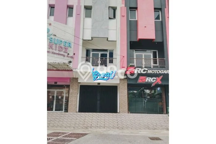 Unit Ruko Dijual di Dukuh Pakis Surabaya Luas Tanah 67m2, Luas Bangunan 265m2 Unit Ruko Dijual di Dukuh Pakis Surabaya Luas Tanah 67m2, Luas Bangunan 265m2