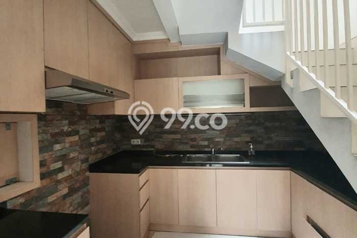 Hunian Elit LB 160m2 Siap Pakai Desain Elegan di Bintaro, Tangerang Selatan Hunian Elit LB 160m2 Siap Pakai Desain Elegan di Bintaro, Tangerang Selatan