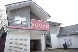 Rumah Mewah LB 450m2 Siap Pakai Desain Elegan di Bintaro, Tangerang Selatan Rumah Mewah LB 450m2 Siap Pakai Desain Elegan di Bintaro, Tangerang Selatan