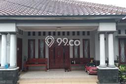 Jual Rumah Mewah Megah Dengan View Eksklusif di Pondok Cabe, Tangerang Jual Rumah Mewah Megah Dengan View Eksklusif di Pondok Cabe, Tangerang