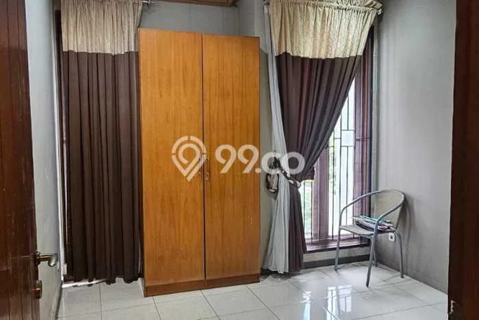 Rumah Mewah LB 195m2 Siap Huni Desain Elegan di Modernland, Tangerang Rumah Mewah LB 195m2 Siap Huni Desain Elegan di Modernland, Tangerang