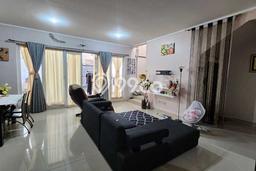 Rumah Elit LB 150m2 Siap Pakai Desain Elegan di Modernland, Tangerang Rumah Elit LB 150m2 Siap Pakai Desain Elegan di Modernland, Tangerang