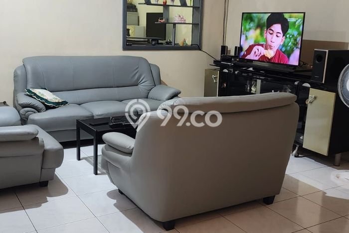 Rumah Elit Modern Tanpa Renovasi di Cikokol Tangerang Rumah Elit Modern Tanpa Renovasi di Cikokol Tangerang
