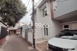 Ready to Use! Luxury House LT 116m2 Desain Modern di Kemang Ready to Use! Luxury House LT 116m2 Desain Modern di Kemang