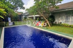 Ready to Use! Premium House LT 1058m2 Desain Elegan di Kemang Ready to Use! Premium House LT 1058m2 Desain Elegan di Kemang