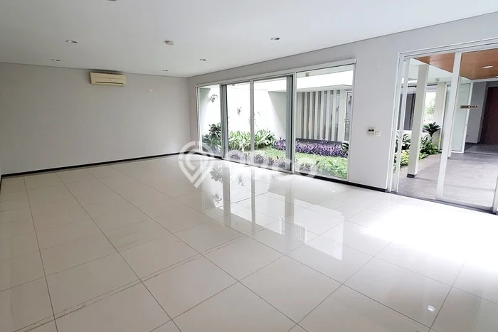 Rumah area Kuningan, 4 KT, Akses Mudah Pusat Kota, Luas 270m² Bangunan 400m² Rumah area Kuningan, 4 KT, Akses Mudah Pusat Kota, Luas 270m² Bangunan 400m²