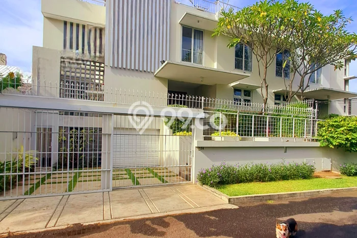 Rumah area Kuningan, 4 KT, Akses Mudah Pusat Kota, Luas 270m² Bangunan 400m² Rumah area Kuningan, 4 KT, Akses Mudah Pusat Kota, Luas 270m² Bangunan 400m²
