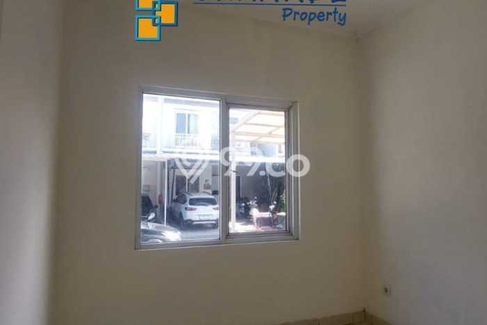For Sale Rumah 2 Kamar Lokasi Ideal Nyaman dan Strategis di BSD For Sale Rumah 2 Kamar Lokasi Ideal Nyaman dan Strategis di BSD