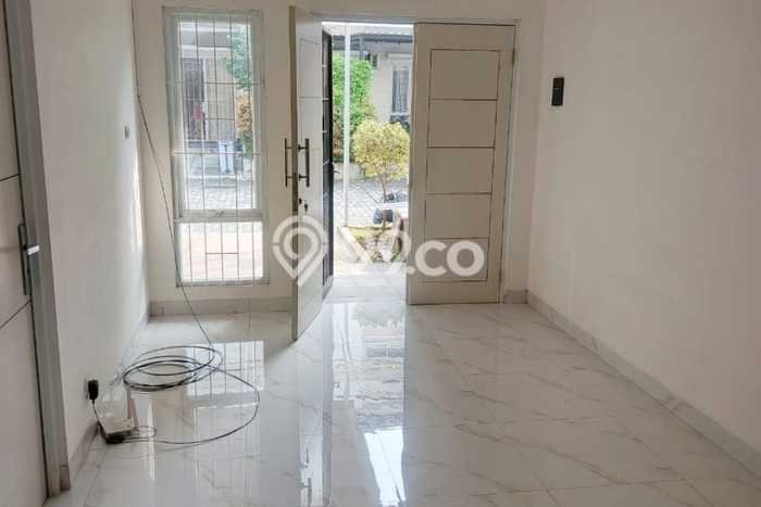 Rumah Modern 3 KT di Ciater Tangerang Semi Furnished Rumah Modern 3 KT di Ciater Tangerang Semi Furnished