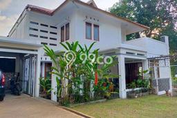 Rumah Elit LB 400m2 Siap Huni Desain Elegan di Ciwaruga, Bandung Rumah Elit LB 400m2 Siap Huni Desain Elegan di Ciwaruga, Bandung