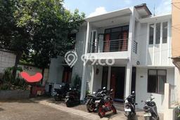Rumah Terawat 12 KT 12 KM di Kawasan Komersial Coblong, Bandung Rumah Terawat 12 KT 12 KM di Kawasan Komersial Coblong, Bandung