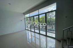 Ruko For Rent di Surapati, Luas 280m2m², Lokasi Bisnis Ruko For Rent di Surapati, Luas 280m2m², Lokasi Bisnis