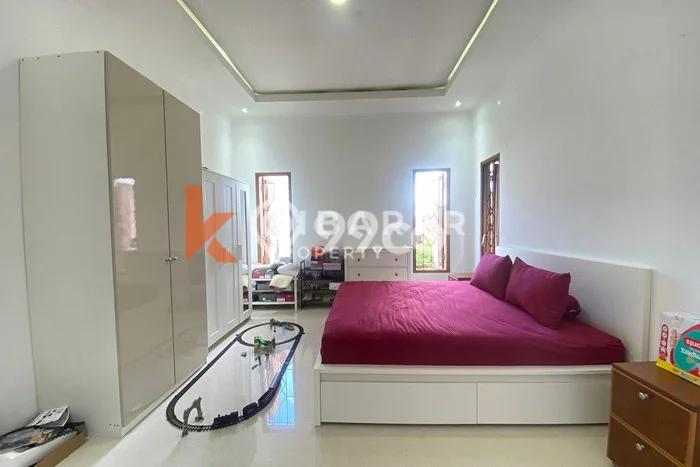 Rumah Bagus Disewakan di Jimbaran, Badung LT 400m2, LB 327m2 Rumah Bagus Disewakan di Jimbaran, Badung LT 400m2, LB 327m2