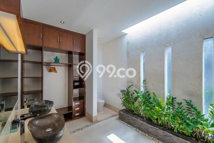Dijual Rumah Luas Megah Dengan View Cantik di Seminyak, Badung Dijual Rumah Luas Megah Dengan View Cantik di Seminyak, Badung