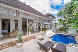 Rumah Modern 2 Kamar LT 230m2 di Seminyak Rumah Modern 2 Kamar LT 230m2 di Seminyak