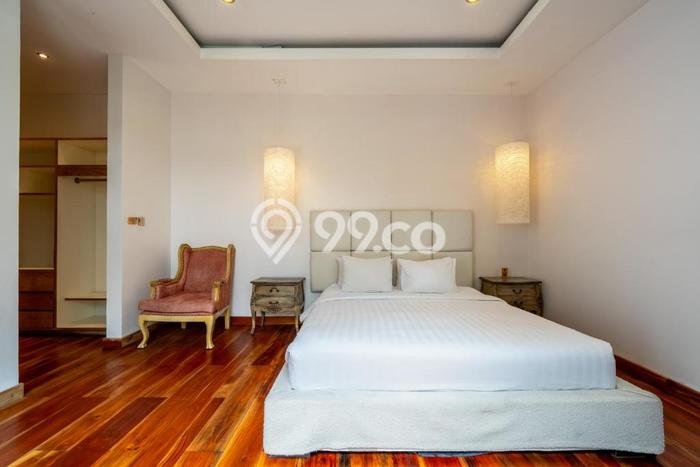 Rumah Mewah LB 250m2 Siap Pakai Desain Elegan di Seminyak, Badung Rumah Mewah LB 250m2 Siap Pakai Desain Elegan di Seminyak, Badung