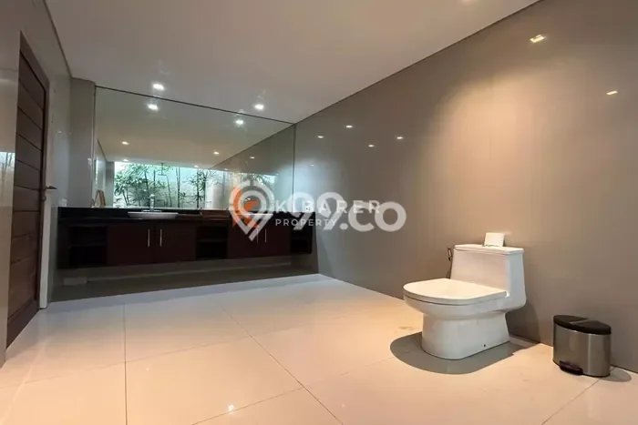 Sewa Rumah Strategis di canggu LT 420m2 / LB 200m2 Kondisi Bagus Sewa Rumah Strategis di canggu LT 420m2 / LB 200m2 Kondisi Bagus
