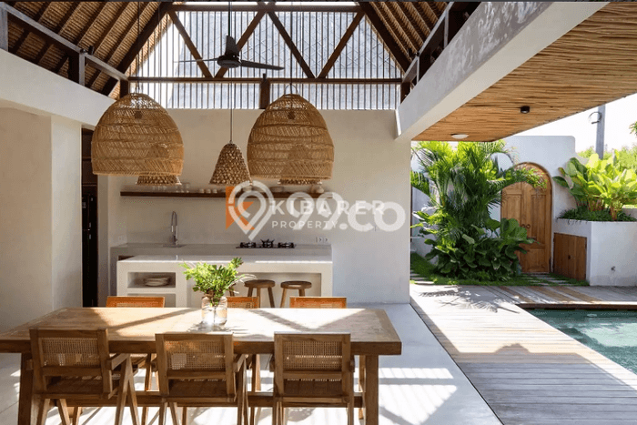 Disewakan Rumah Strategis di canggu LT 300m2 / LB 170m2 Siap Huni Disewakan Rumah Strategis di canggu LT 300m2 / LB 170m2 Siap Huni