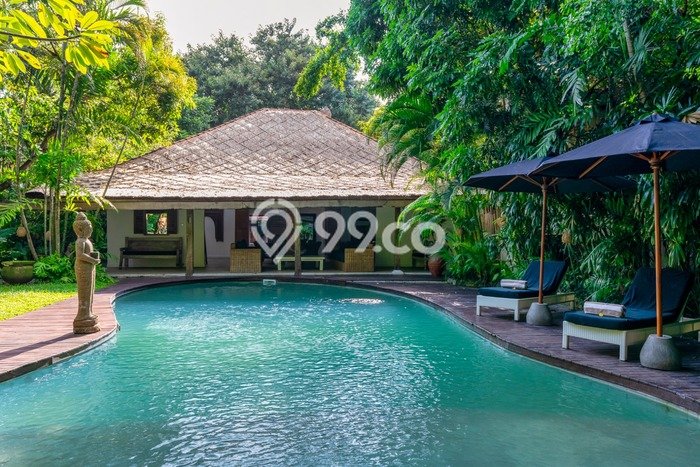 Jual Rumah Mewah Megah Dengan View Eksklusif di Seminyak, Badung Jual Rumah Mewah Megah Dengan View Eksklusif di Seminyak, Badung