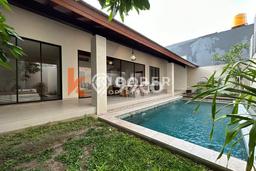 PRIME PROPERTY! Rumah di Seminyak, 2 KT, Area Premium, Luas 300m2m² LB 160m2m² PRIME PROPERTY! Rumah di Seminyak, 2 KT, Area Premium, Luas 300m2m² LB 160m2m²