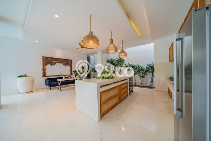 For Sale! Premium House LT 680m2 Desain Elegan di Umalas For Sale! Premium House LT 680m2 Desain Elegan di Umalas
